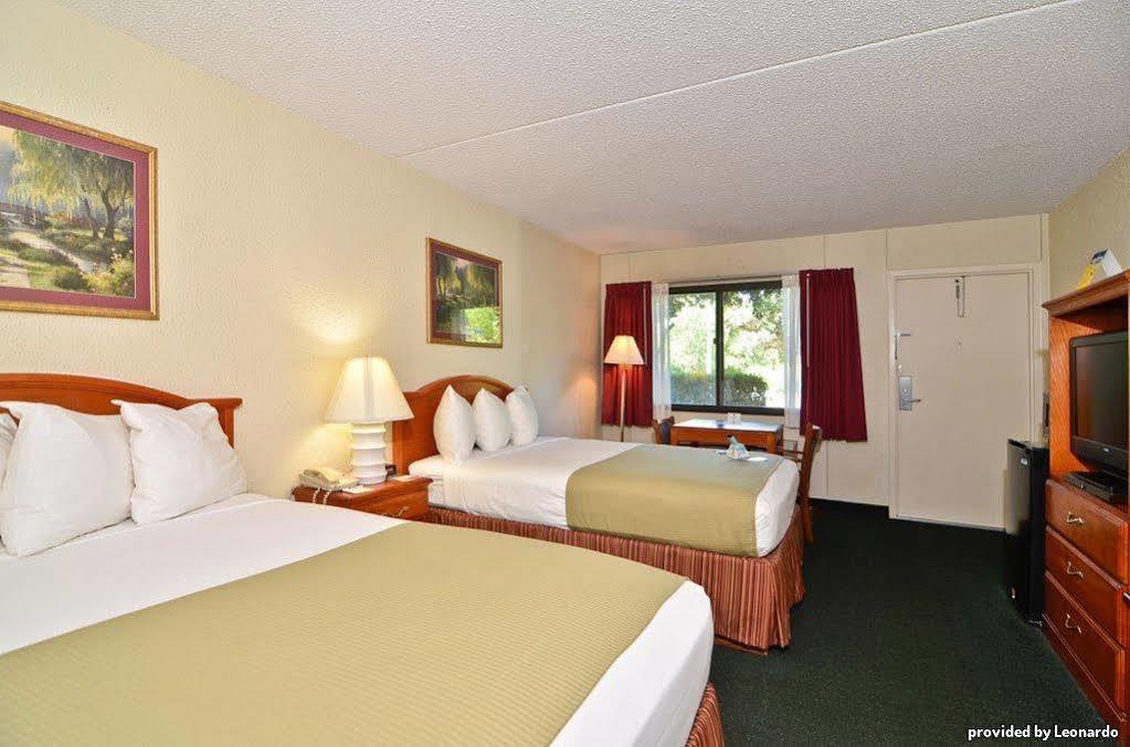 Best Western Crossroads Inn DeFuniak Springs Cameră foto